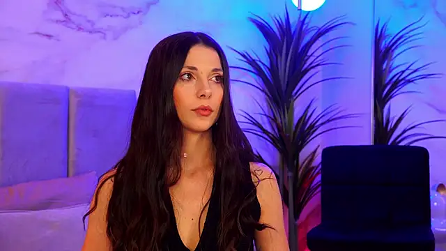 Snapshot of EllyLynn chatting on February 6, 2026, 8:27 pm EllyLynn online show from February 6, 2026, 8:27 pm