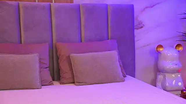 Snapshot of EllyLynn chatting on January 12, 2026, 8:15 pm EllyLynn online show from January 12, 2026, 8:15 pm