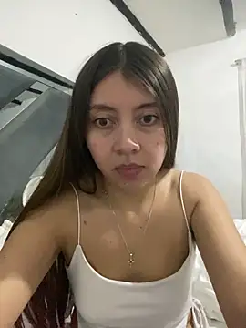 Sara-cooper2 online show from May 20, 2026, 2:25 pm