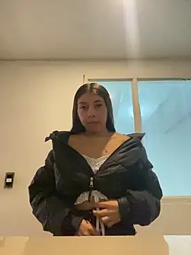 Snapshot of Sara-cooper2 chatting on February 18, 2026, 8:27 pm Sara-cooper2 online show from February 18, 2026, 8:27 pm