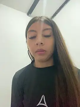 Snapshot of Sara-cooper2 chatting on February 4, 2026, 11:11 pm Sara-cooper2 online show from February 4, 2026, 11:11 pm