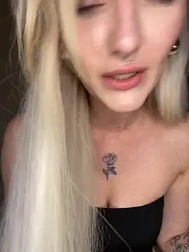 Snapshot of lovecassyrose chatting on December 2, 2025, 11:17 pm lovecassyrose online show from December 2, 2025, 11:17 pm