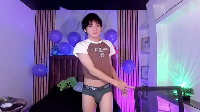 MathiasGreen  online show from February 7, 2026, 3:03 am