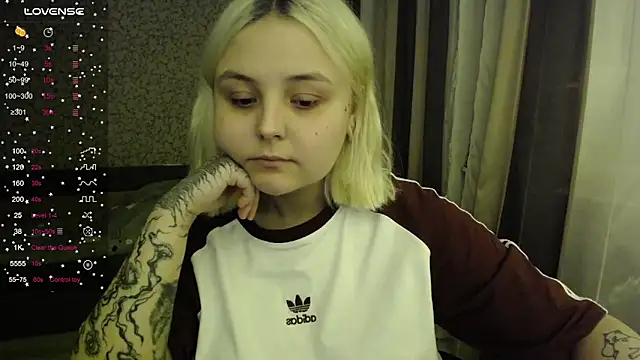 Snapshot of vendymories chatting on October 30, 2025, 11:01 pm vendymories online show from October 30, 2025, 11:01 pm