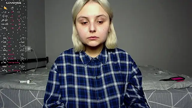 Snapshot of vendymories chatting on December 13, 2025, 9:54 pm vendymories online show from December 13, 2025, 9:54 pm