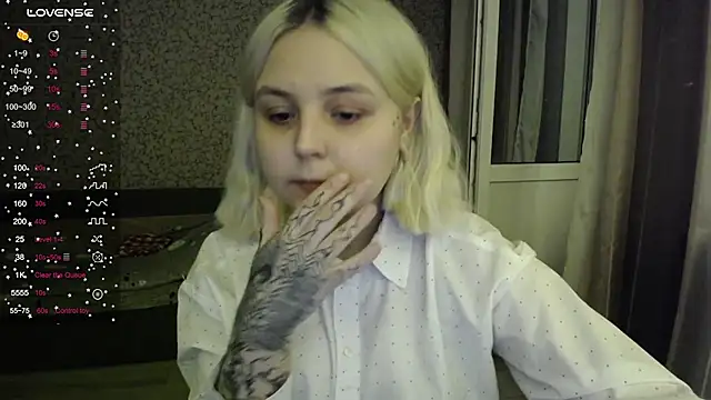 Snapshot of vendymories chatting on October 26, 2025, 8:53 pm vendymories online show from October 26, 2025, 8:53 pm