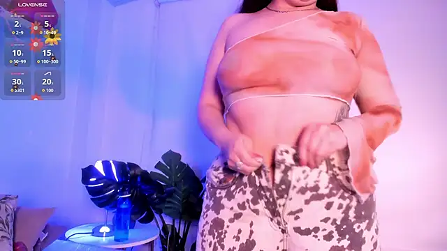 Snapshot of Nicolle_Evanss_ chatting on February 18, 2026, 4:32 am Nicolle Evanss online show from February 18, 2026, 4:32 am