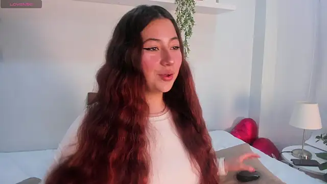 Nicolle Evanss  online show from April 21, 2026, 3:46 am