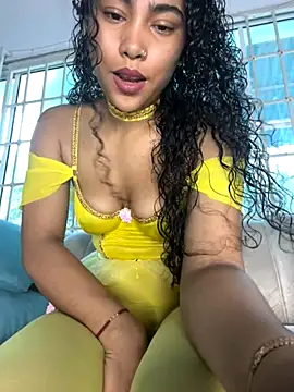 SophieD online show from October 23, 2025, 1:43 pm