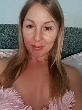 Snapshot of LunaSugarX chatting on November 11, 2025, 1:50 pm LunaSugarX online show from November 11, 2025, 1:50 pm