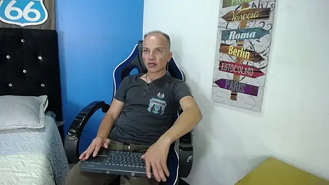 DaddyPoweer online show from October 22, 2025, 10:52 pm