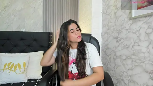 Snapshot of alicy__torres chatting on March 19, 2026, 12:16 pm alicy torres online show from March 19, 2026, 12:16 pm