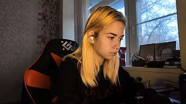 Snapshot of Witching_Moon chatting on November 24, 2025, 7:30 am Witching Moon online show from November 24, 2025, 7:30 am