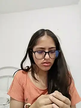 Goddesscut333 online show from June 25, 2026, 9:20 pm
