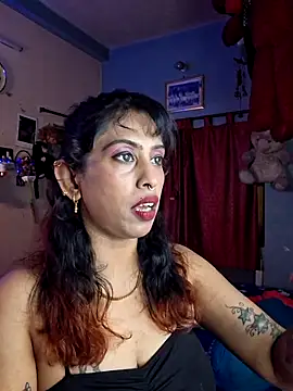 Love Beauty01 online show from May 22, 2026, 4:38 pm