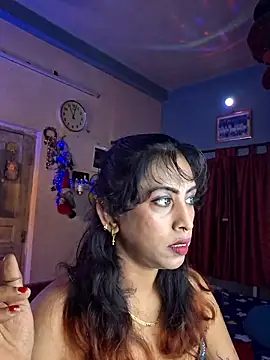 Love Beauty01 online show from May 26, 2026, 5:11 pm