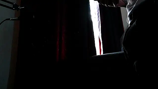 AlphaMasterXxx online show from October 23, 2025, 1:32 pm