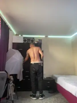 AlphaMasterXxx online show from October 22, 2025, 12:37 pm