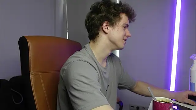 Snapshot of Ricky_Becko chatting on September 21, 2025, 2:33 pm Ricky Becko online show from September 21, 2025, 2:33 pm