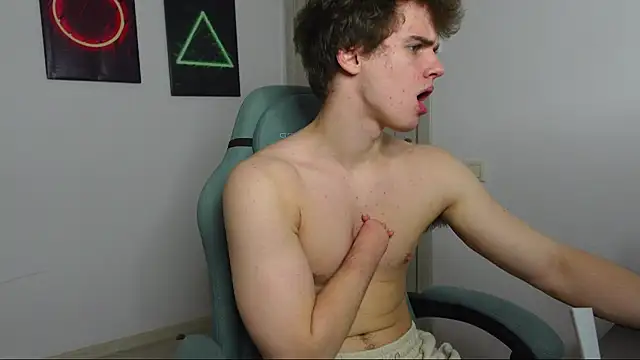 Snapshot of Ricky_Becko chatting on October 6, 2025, 1:34 pm Ricky Becko online show from October 6, 2025, 1:34 pm