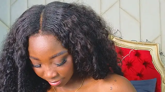 EmilyKisx online show from December 4, 2025, 10:20 pm