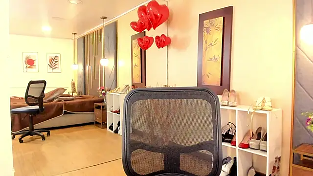 Snapshot of OliviGrace chatting on January 9, 2026, 10:06 pm OliviGrace online show from January 9, 2026, 10:06 pm