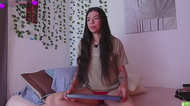 Snapshot of swt_helen chatting on March 29, 2026, 4:30 pm swt helen online show from March 29, 2026, 4:30 pm