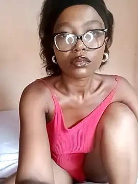 Snapshot of AngelaZamera chatting on December 20, 2025, 8:17 am AngelaZamera online show from December 20, 2025, 8:17 am