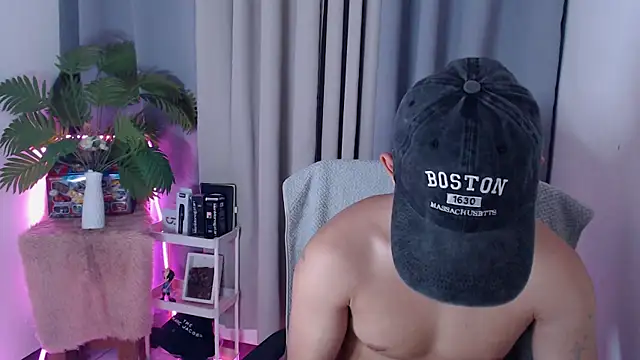 pinkcock froi2305 online show from January 8, 2026, 5:24 am