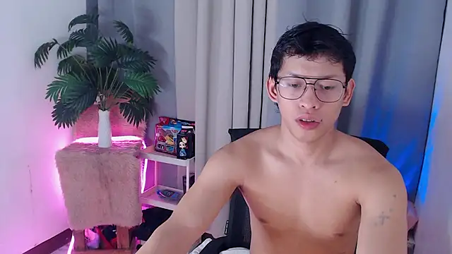 pinkcock froi2305 online show from March 16, 2026, 7:01 am