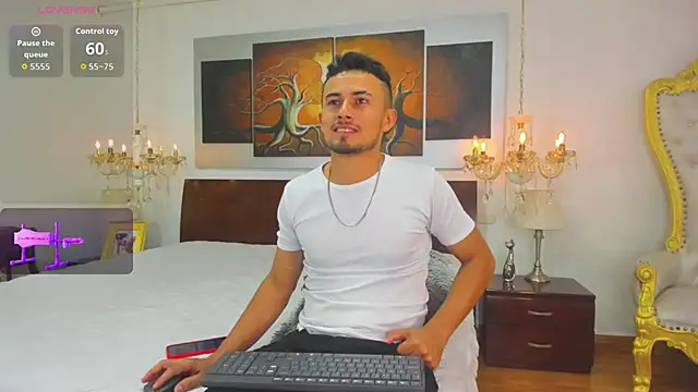 Snapshot of Valentiinoss chatting on February 4, 2026, 8:37 pm Valentiinoss online show from February 4, 2026, 8:37 pm