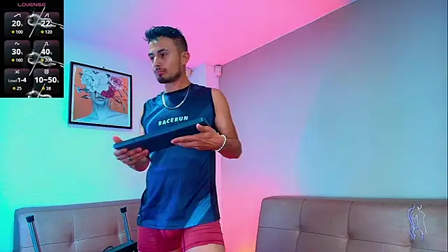 Valentiinoss online show from April 7, 2026, 10:44 pm