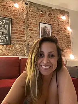 Snapshot of chechu27 chatting on October 24, 2025, 8:08 pm chechu27 online show from October 24, 2025, 8:08 pm