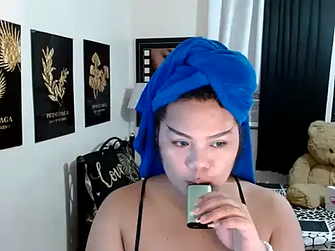 TSbrianaHugeCock online show from February 6, 2026, 11:39 am