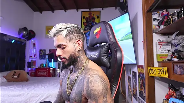 logan hugh8 online show from March 12, 2026, 1:15 pm