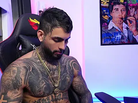 Snapshot of logan_hugh8 chatting on November 15, 2025, 3:43 am logan hugh8 online show from November 15, 2025, 3:43 am