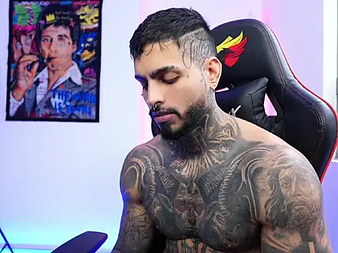 Snapshot of logan_hugh8 chatting on October 22, 2025, 9:46 pm logan hugh8 online show from October 22, 2025, 9:46 pm