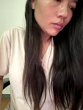 coco-o online show from October 11, 2025, 6:47 am