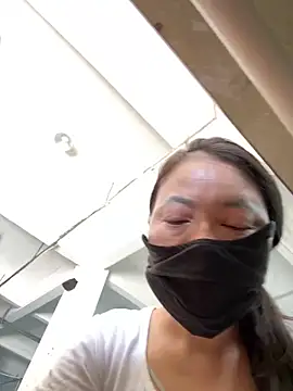 coco-o online show from September 22, 2025, 1:33 am