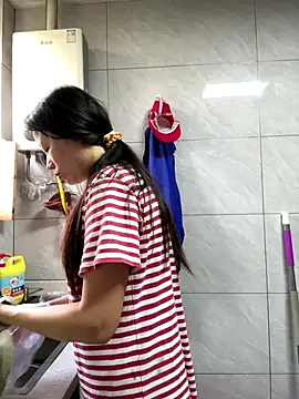 coco-o online show from October 8, 2025, 8:49 am