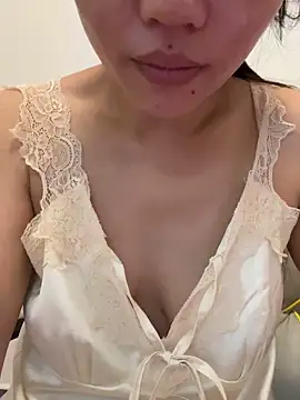 coco-o online show from October 4, 2025, 2:02 am