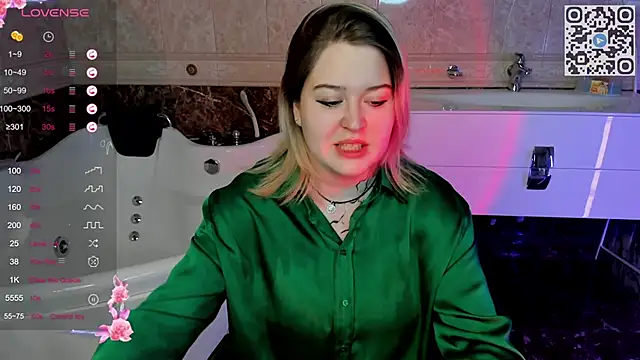 Snapshot of HelenHartt chatting on November 16, 2025, 1:54 am HelenHartt online show from November 16, 2025, 1:54 am