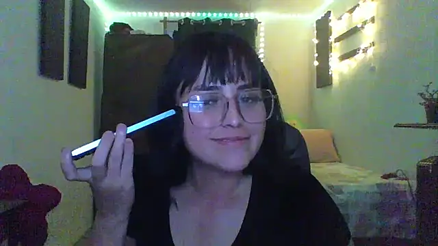 Snapshot of jenmarquez_ chatting on December 13, 2025, 11:44 pm jenmarquez online show from December 13, 2025, 11:44 pm