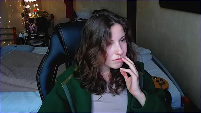 Agata in Wonderland online show from November 4, 2025, 11:25 am