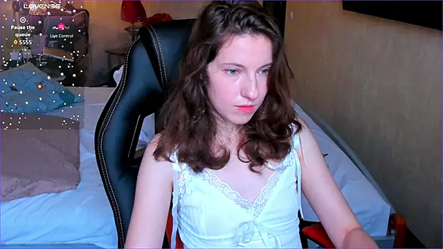 Agata in Wonderland online show from November 6, 2025, 11:14 am