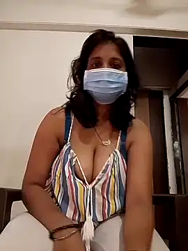 Snapshot of Love_Foreverr12 chatting on October 31, 2025, 7:05 am Love Foreverr12 online show from October 31, 2025, 7:05 am