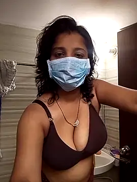 Snapshot of Love_Foreverr12 chatting on November 14, 2025, 11:03 am Love Foreverr12 online show from November 14, 2025, 11:03 am