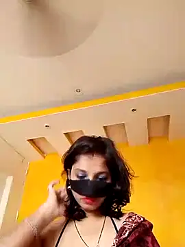 Snapshot of Love_Foreverr12 chatting on December 14, 2025, 6:19 am Love Foreverr12 online show from December 14, 2025, 6:19 am