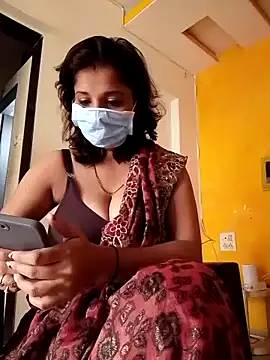 Snapshot of Love_Foreverr12 chatting on November 25, 2025, 6:25 am Love Foreverr12 online show from November 25, 2025, 6:25 am