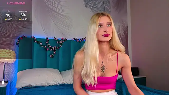 Monica Leen online show from December 16, 2025, 6:39 am